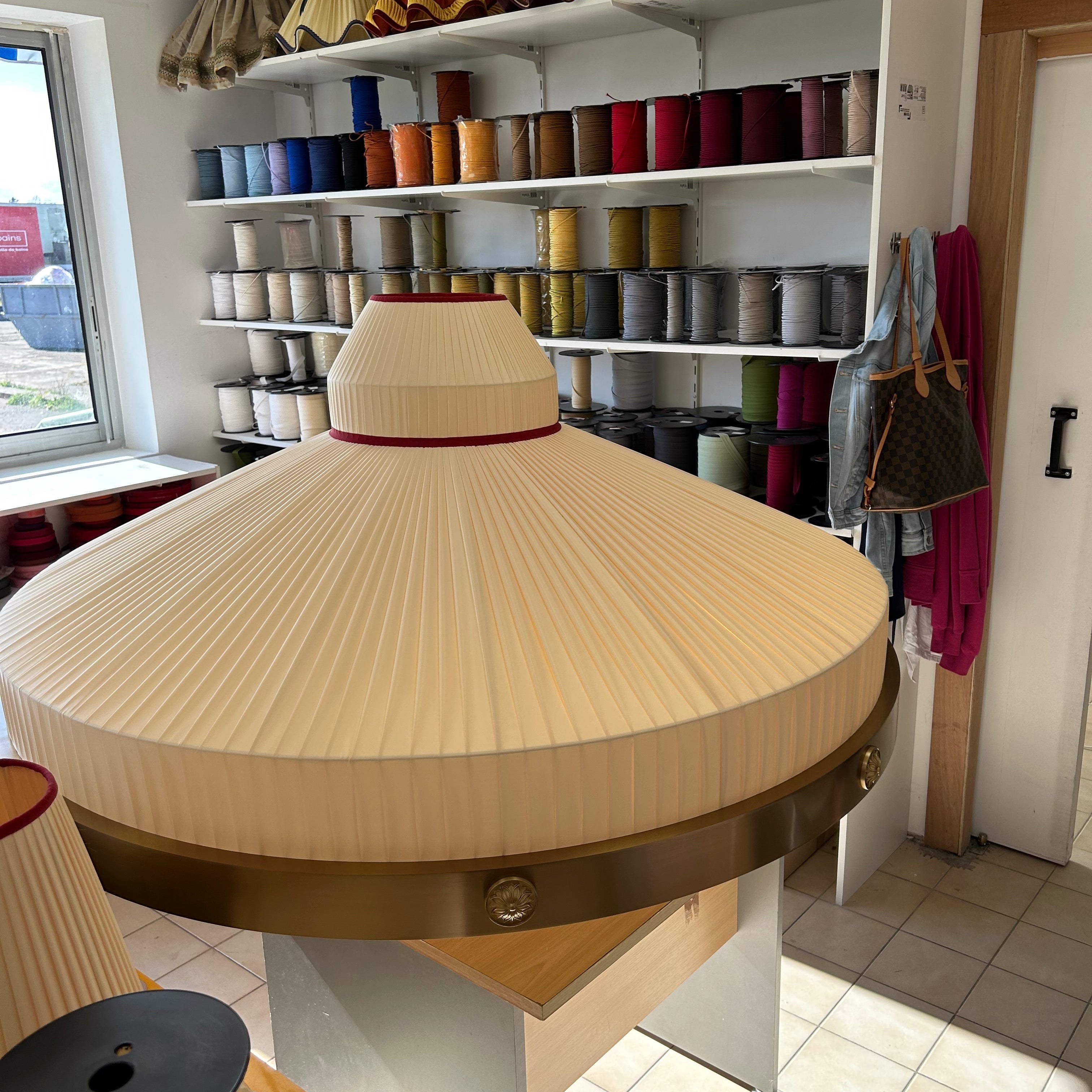 Abat-jour sur mesure : un tremplin pour les firmes artisanales