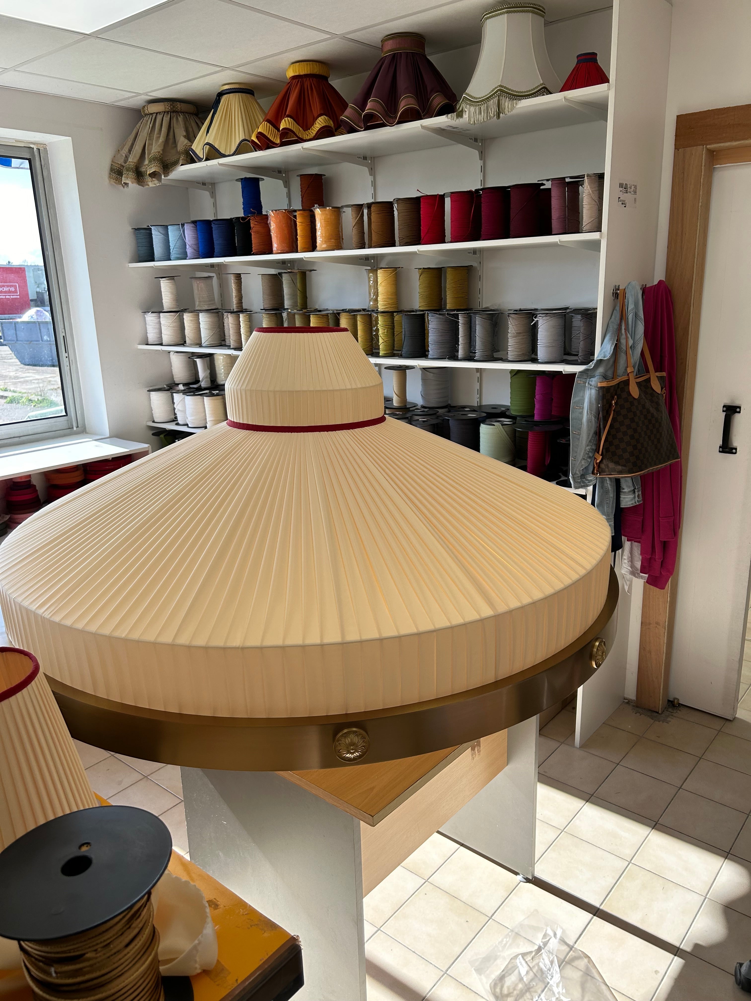 Abat-jour sur mesure : un tremplin pour les firmes artisanales
