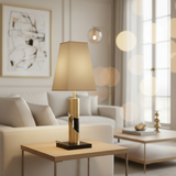 Ambiance contemporaine – Abat-jour pyramide galon ton sur ton